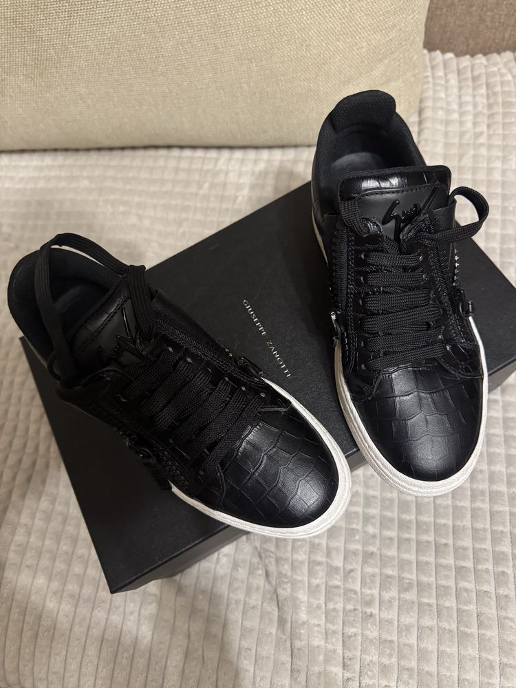 Женски обувки Giuseppe Zanotti