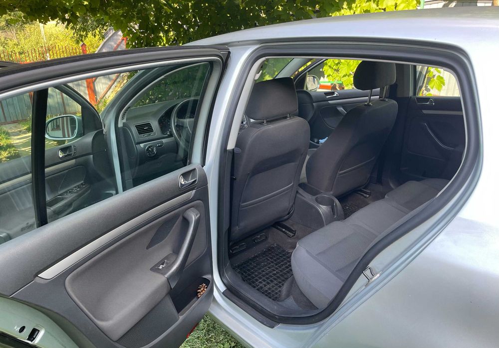 Volkswagen Golf 5 1.6 FSI ,Benzina, 115 CP