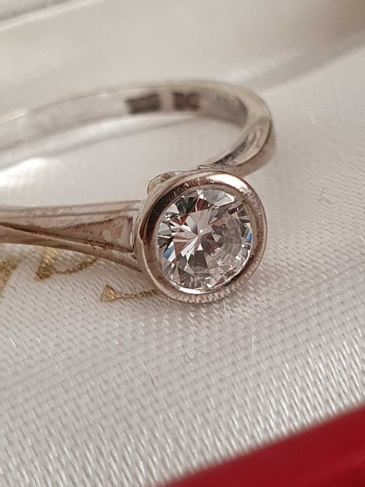 Poarta un unicat de exceptie Turbilion cu diamant natural VVS 0,5ct