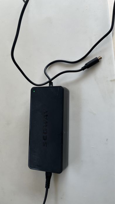 Incarcator trotineta electrica Segway 42 v