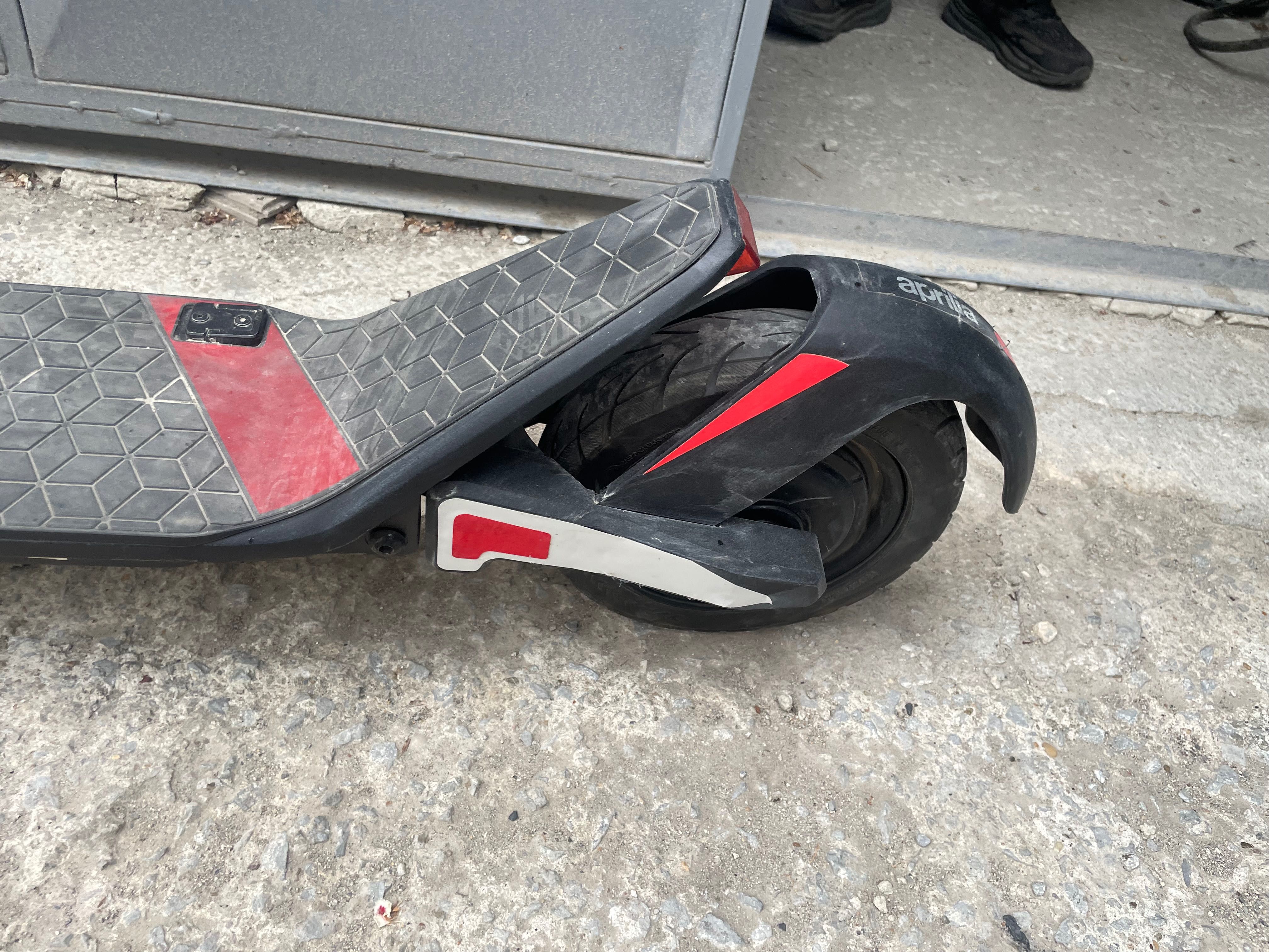 Тротинетка Aprilia E-SR2