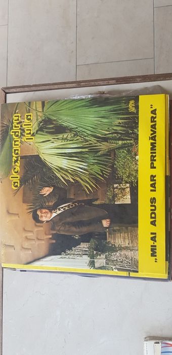 Viniluri vintage romanesti diverse