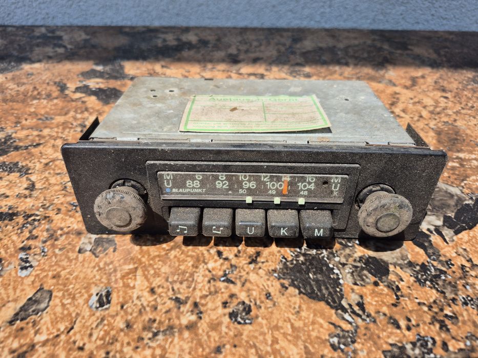 Vand Radio auto,marca Blaupunkt model auto ,made in Germany 

- HQ

-