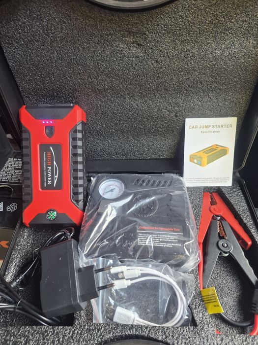 Пусковое устроиство повербанк jump starter бустер powerbank пускач