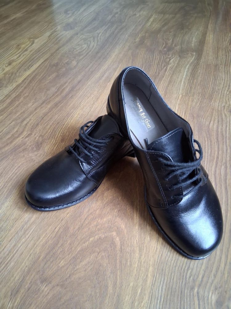 Pantofi piele !marimea 36!