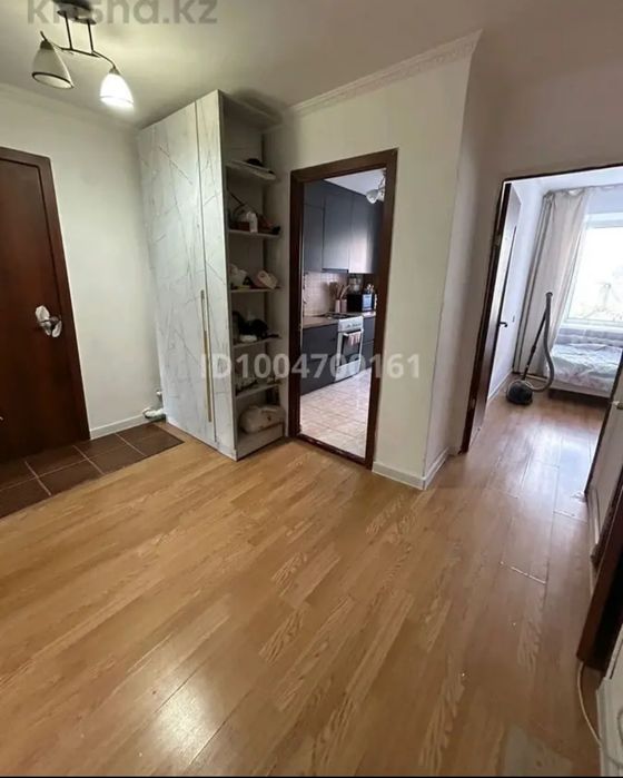 Продам шкаф в прихожей новый 10.000тг