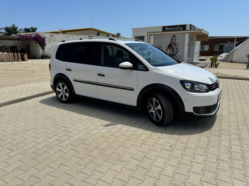 VW Touran R-Line Cross DSG Уникален