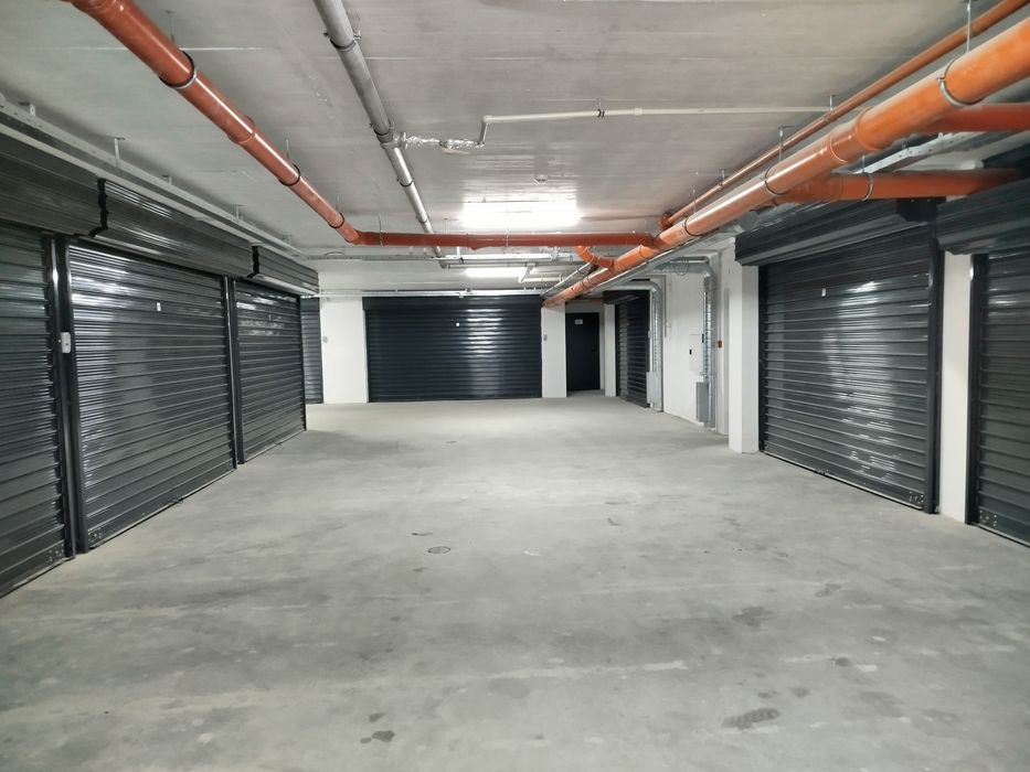 Подземен гараж в район Опълченски