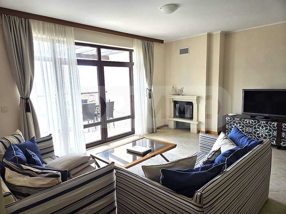 Тристаен апартамент в елитен голф комплекс Thracian Cliffs Golf Resort