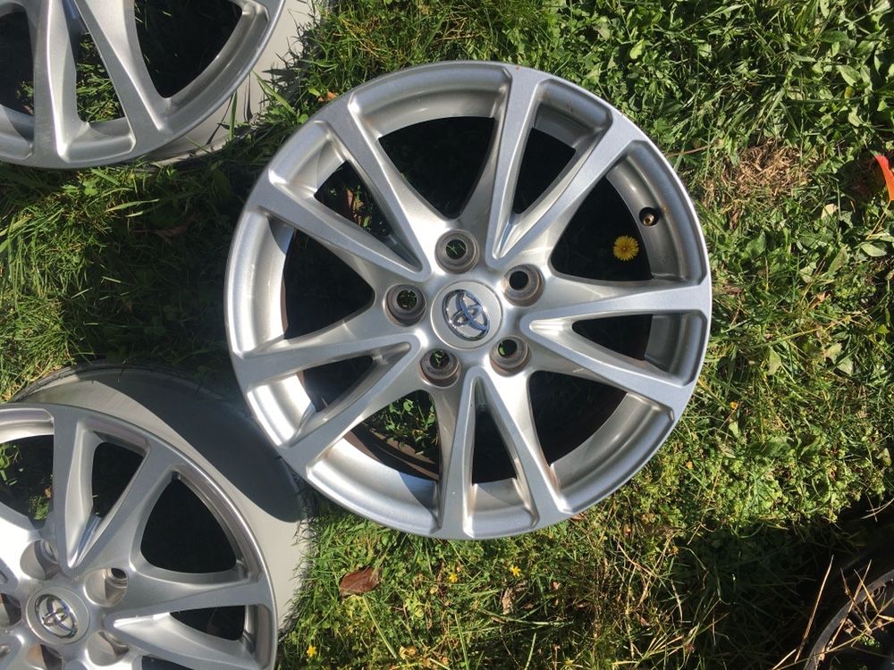 4бр. оригинални джанти Toyota Avensis 16" 5x114.3
