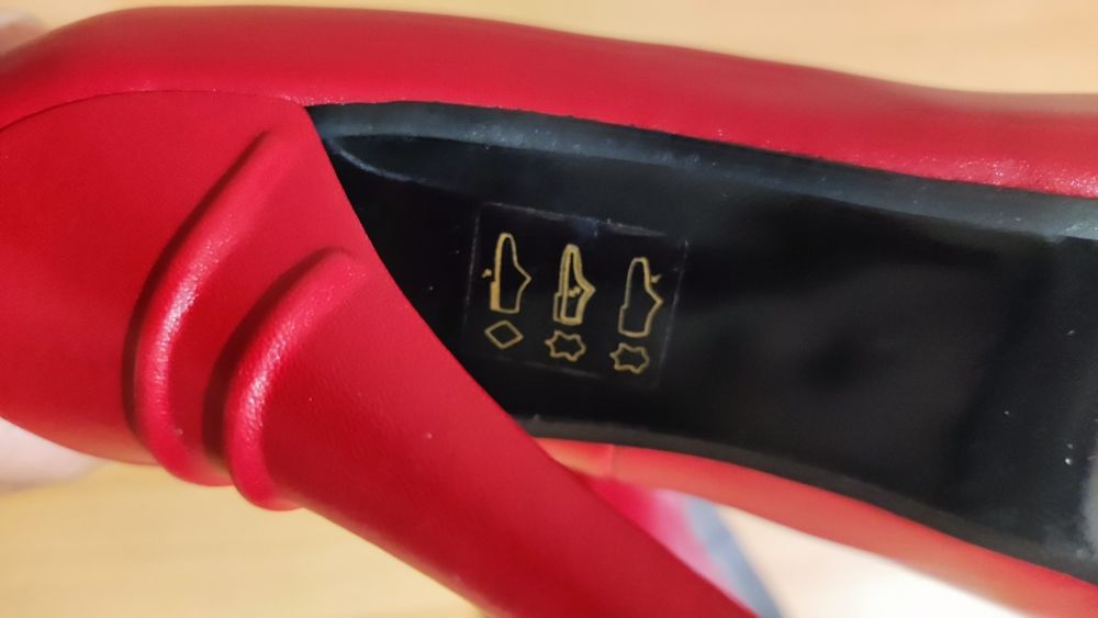 pantofi roșii stiletto toc înalt, Mihaela Glăvan, mărimea 38