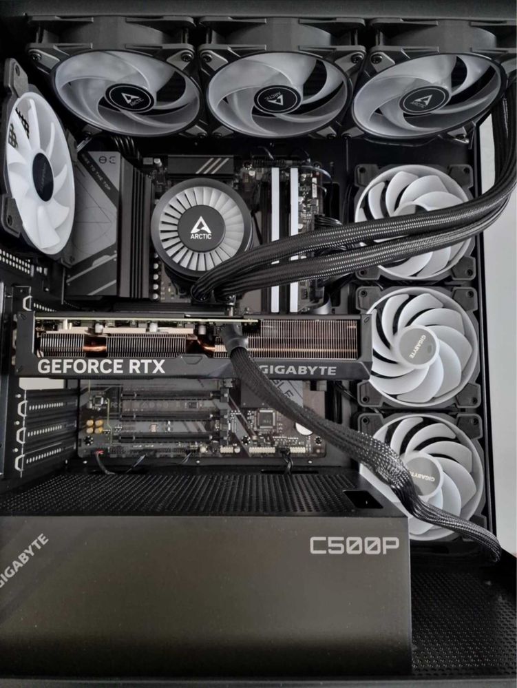 Ryzen 7 9700X/32GB RAM/RTX4070 SUPER