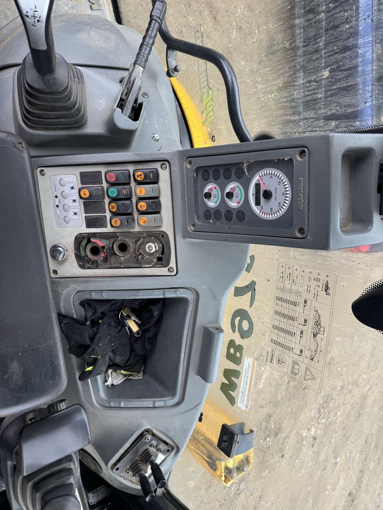 Komatsu WB97s Комбиниран Багер