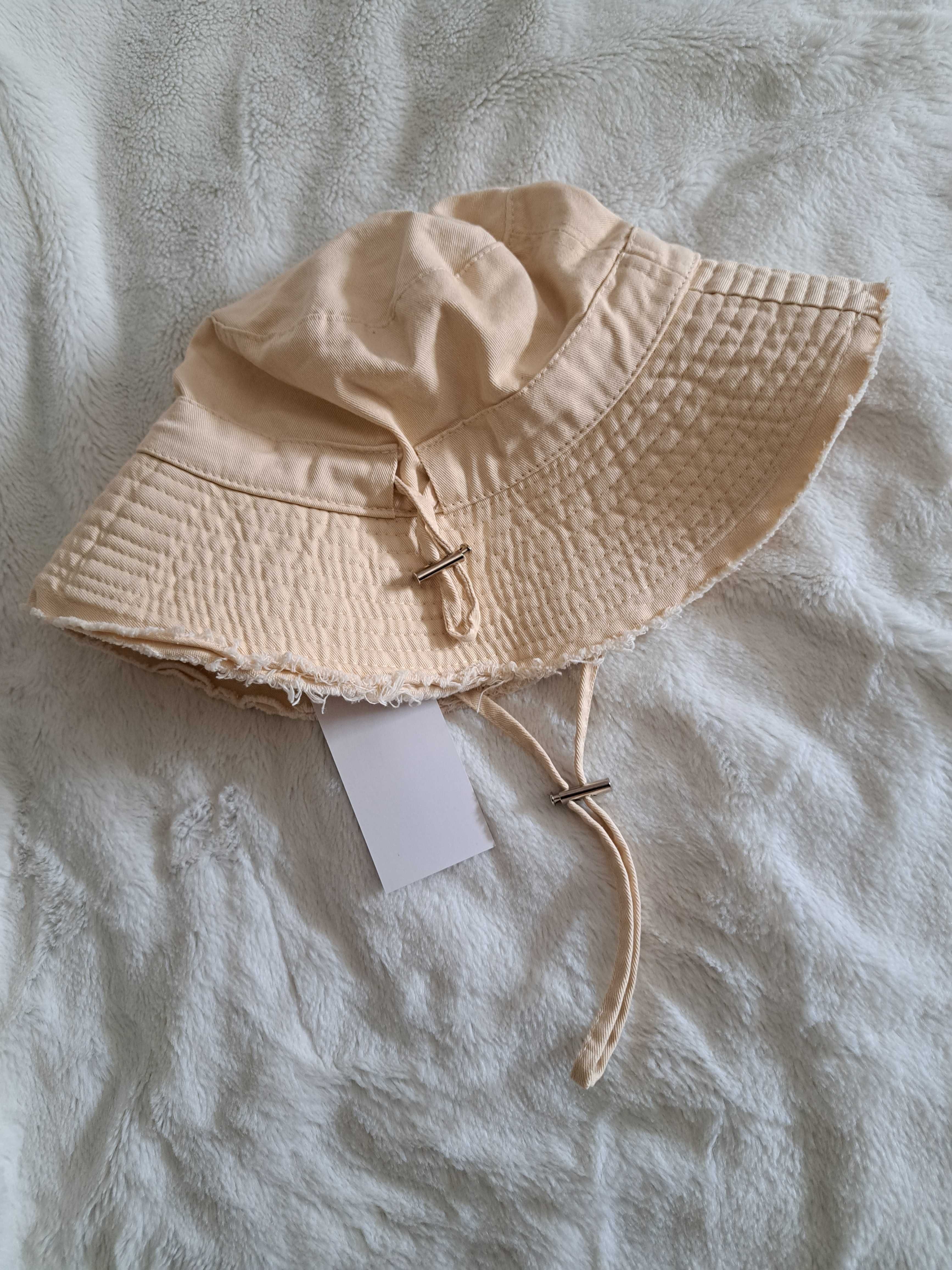 !Чисто нова! Шапка Jacquemus