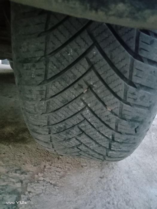 Balon diska sotiladi, xolati o'rta, balonda 2 kichkina wiwkasi bor