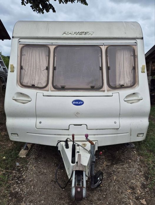 Vând sau schimb cu mașina rulotă Bailey Ranger 4 persoane