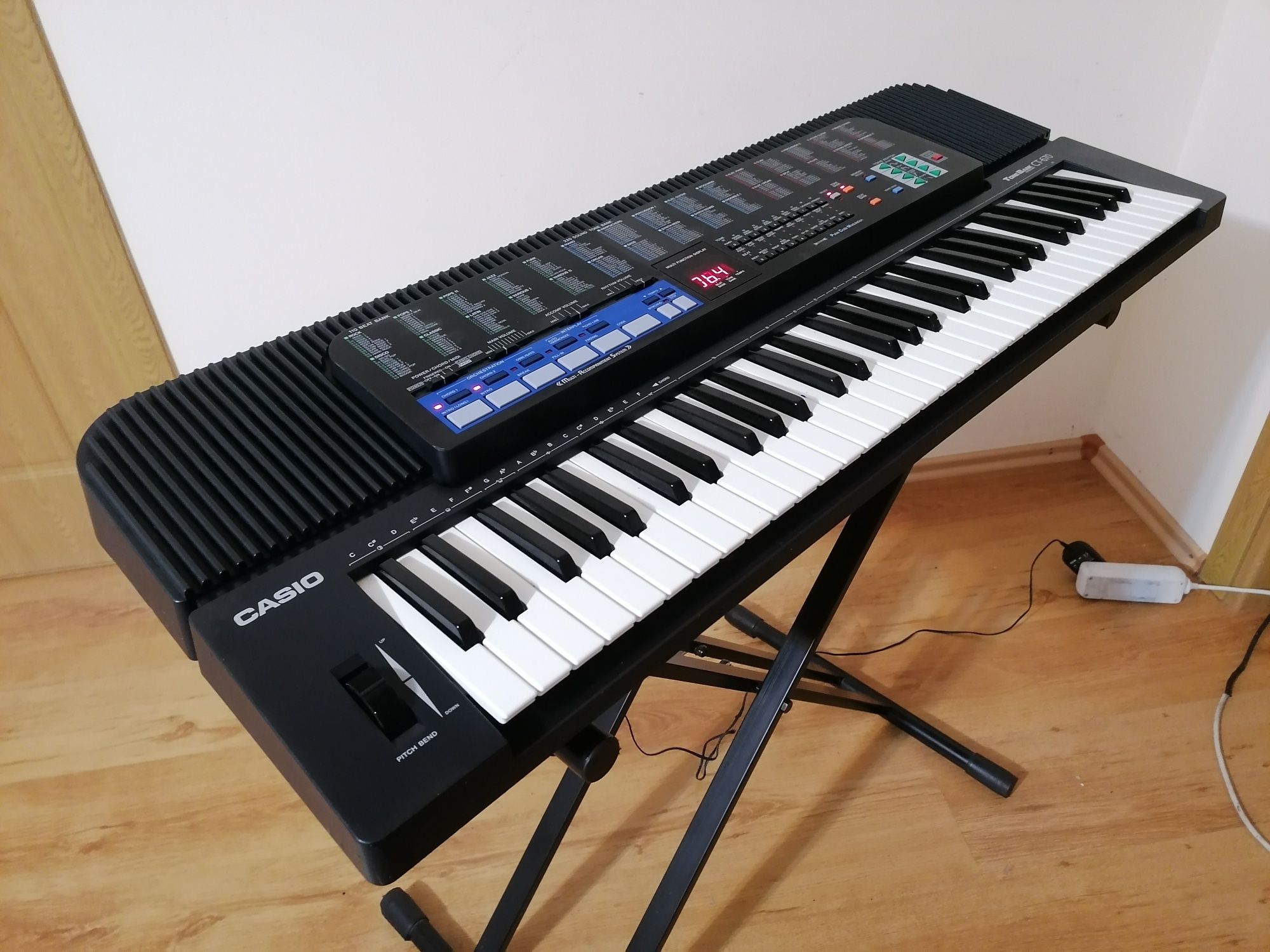 CASIO CT-670 pian digital polifonic