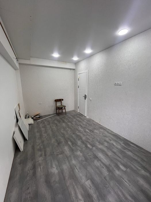 Ц-5, 2/4/4, напротив финансового института.