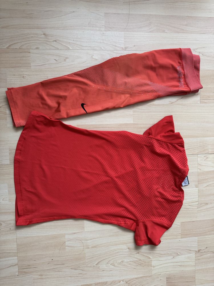 два оригинални  екипа nike