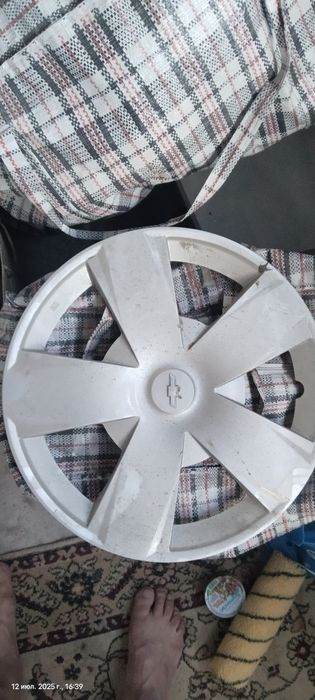 Продам колпаки на Шевроле на 15 состояние хорошее