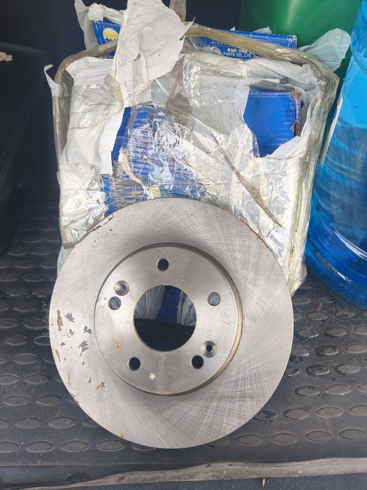 Продам новые Диски на машину хендай крета, передний привод