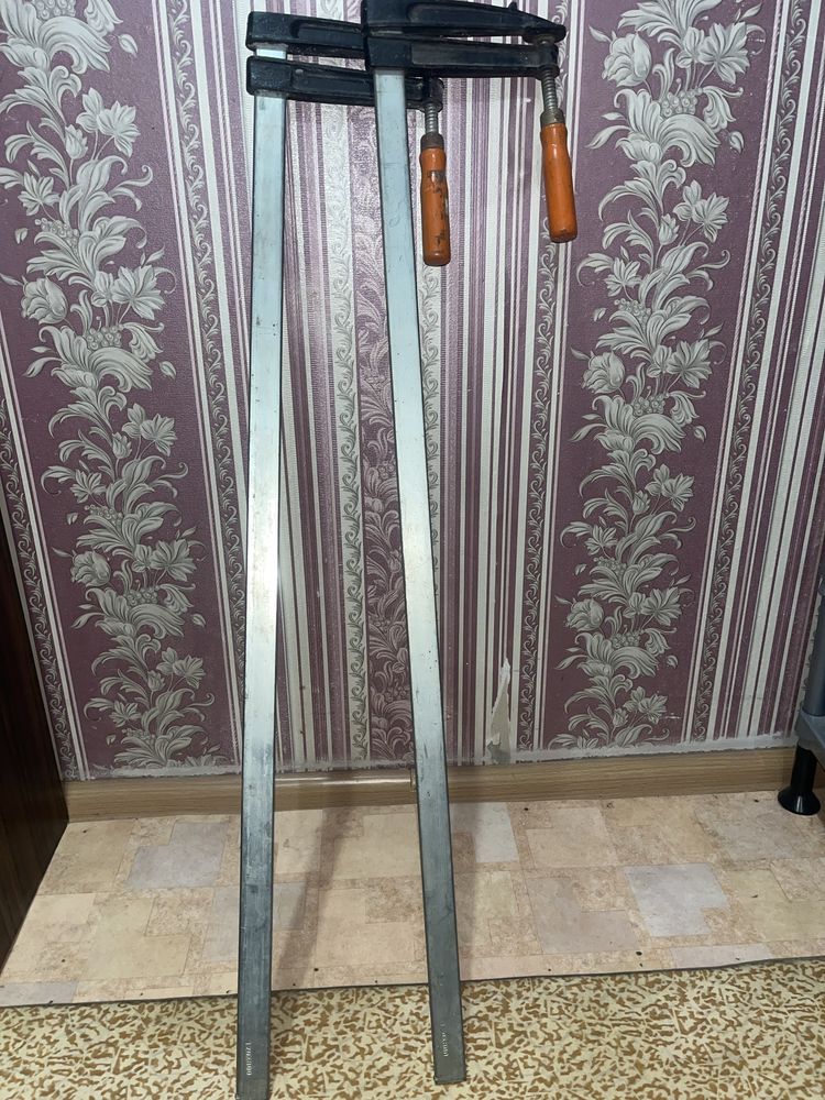 Продам F образную струбцину