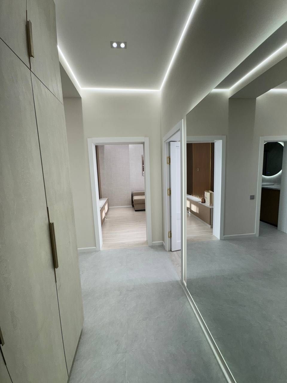Caravan Avenue Продается 2 комнатная квартира ремонт метро БИЙ