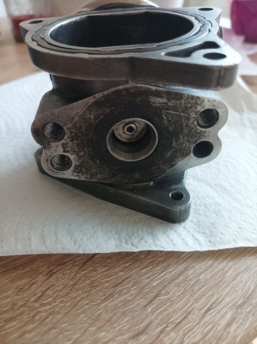 EGR /ЕГР клапа VW Touran 2.00.TDI 2004