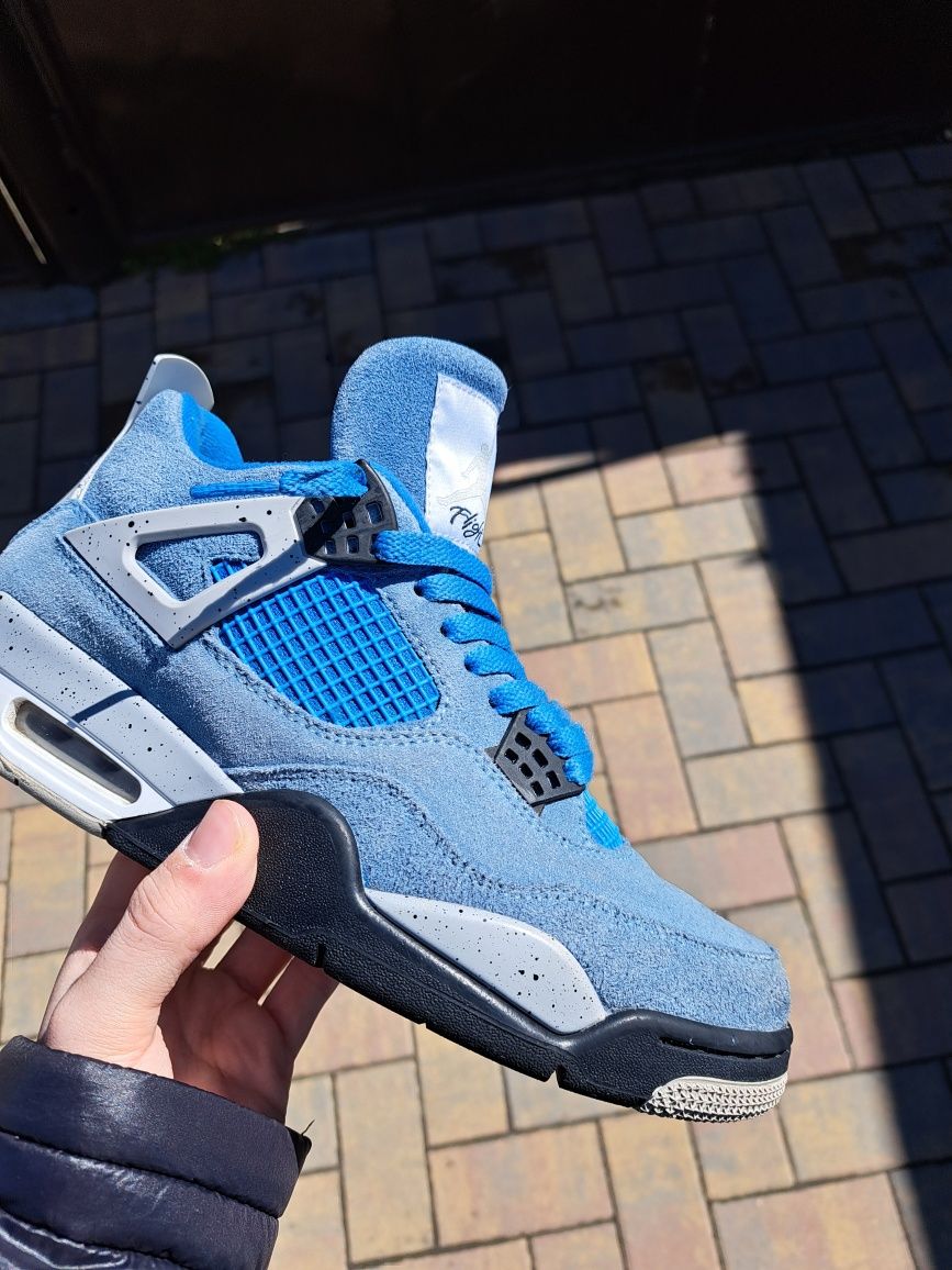 Adidasi Jordan 4 UNC