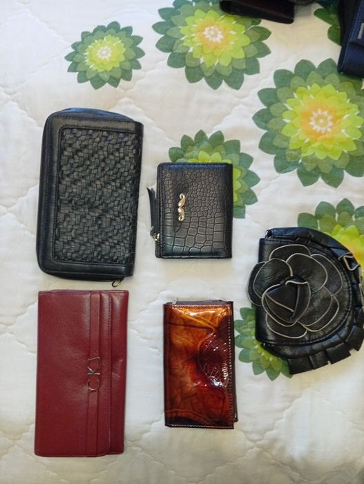 Дамски портмонета