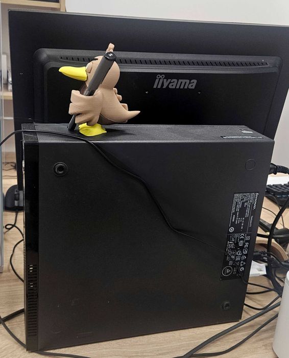 Lenovo ThinkCentre + монитор iiyama X2377HDS + мишка Logi G403 подарък