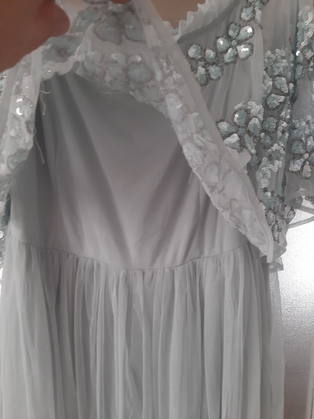 Vând rochie  Asos