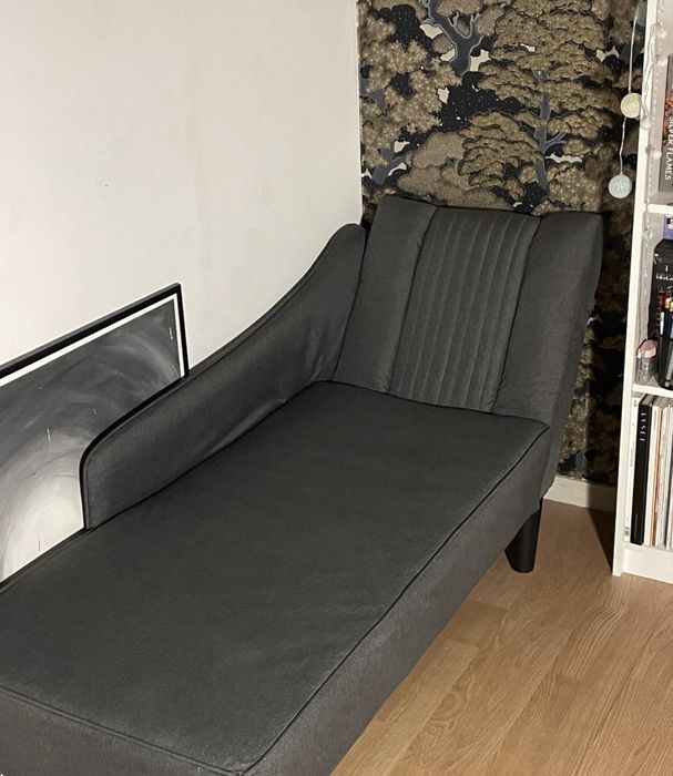 Birou, scaun birou, masuta, dulapuri fara usi, sezlong interior