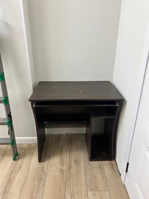 Продам стол компьютерный