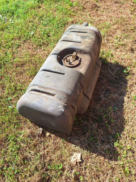 Vând rezervor iveco daily