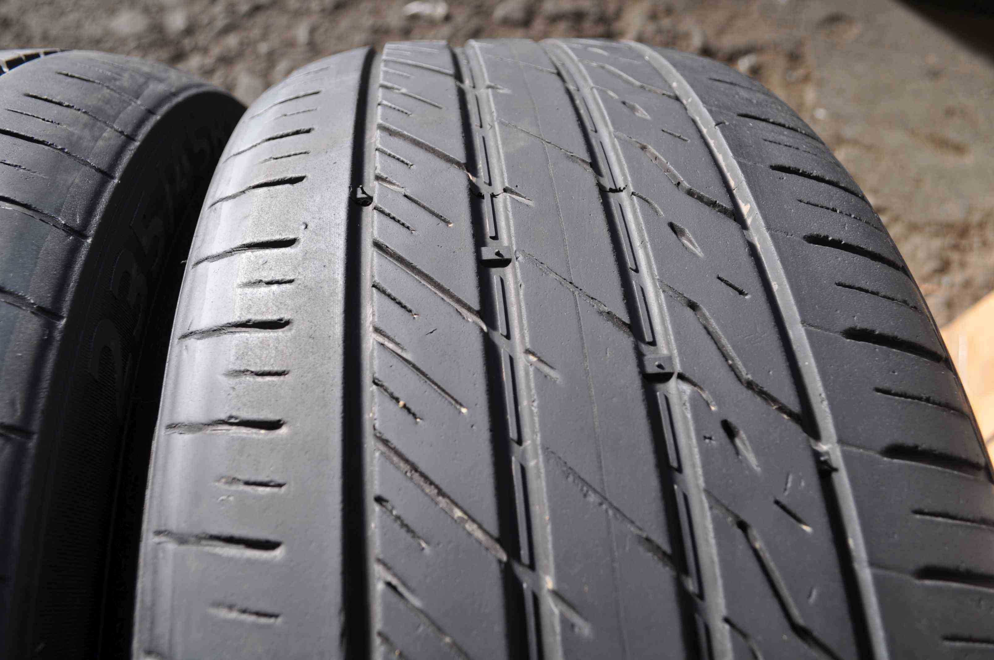 SET 2 Anvelope Vara 235/45 R18 LANDSAIL LS588 UHP 98W