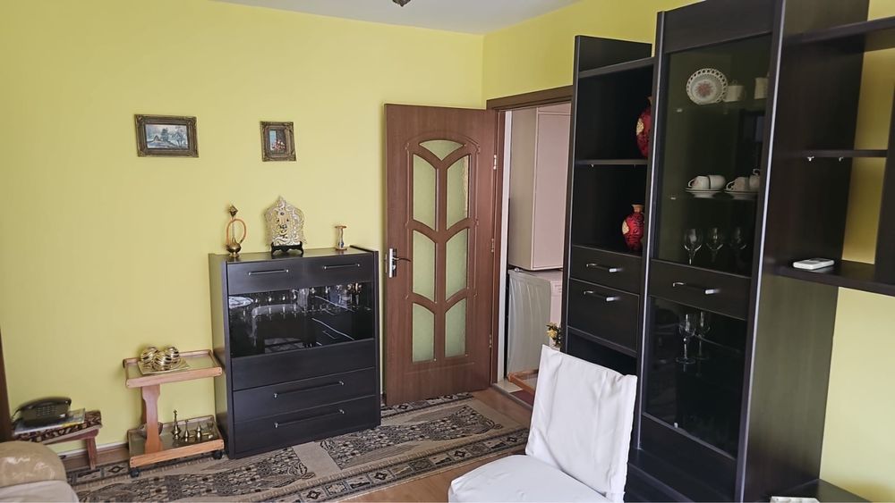 Ap 2 cam de închiriat , et 1, Cart. V. Aaron