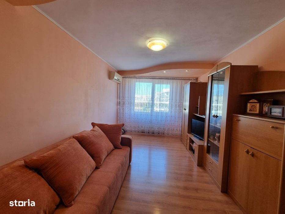 Apartament cu 3 camere de vanzare in zona Lujerului metrou