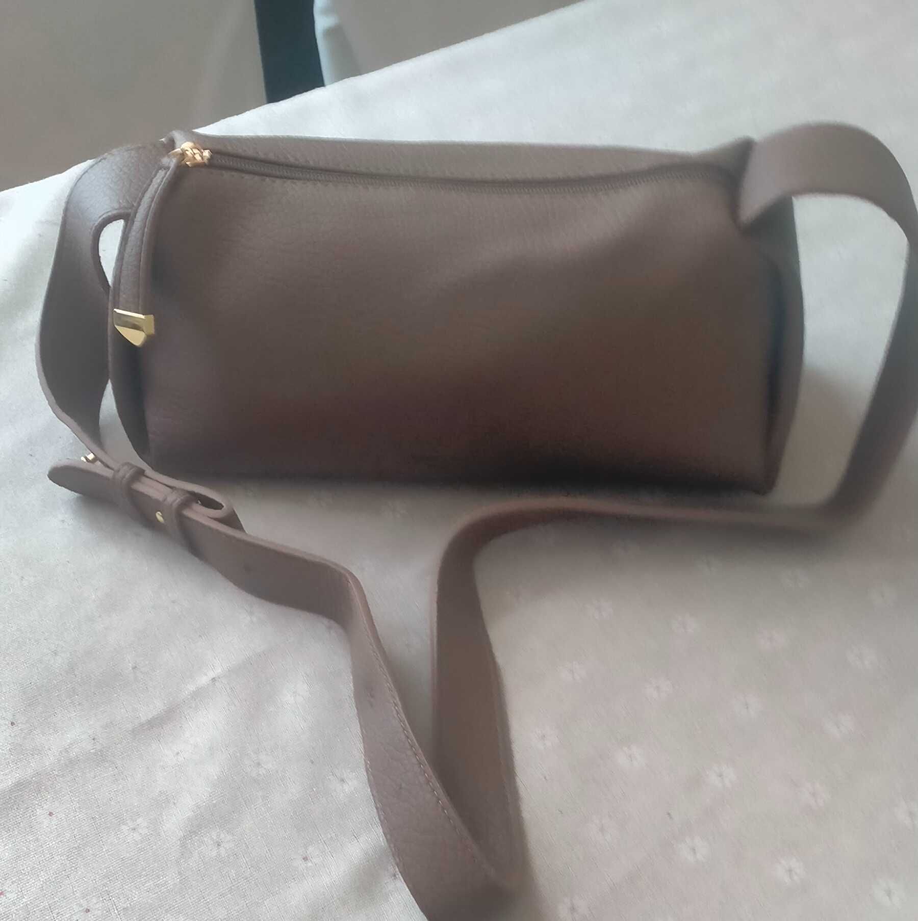 Продам женскую сумку новую.
