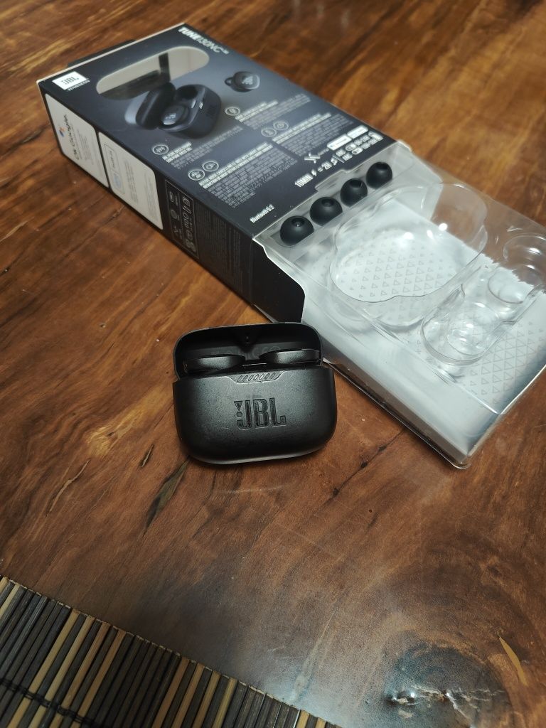 Безжични слушалки JBL 130NC