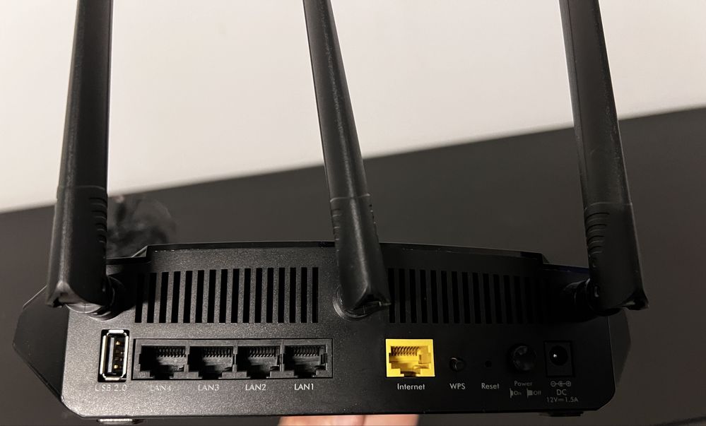 Router Netgear R6850