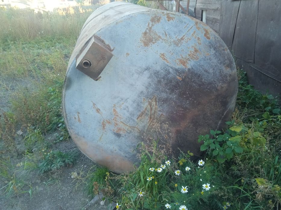 Продам ёмкости 4 куба и 8 кубов про