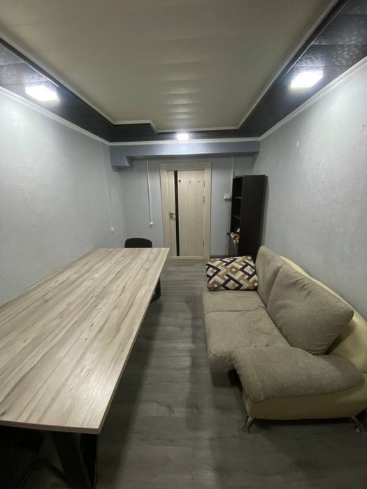 Аренда, под офис 15м2. С мебелью. Ор-р Новза метро. Вдоль дороги!