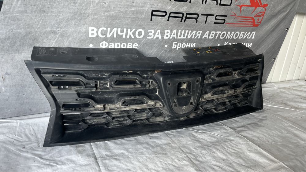 Предна решетка Dacia Duster 2013