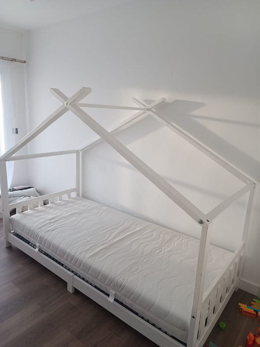 Pat căsuță in stare foarte buna