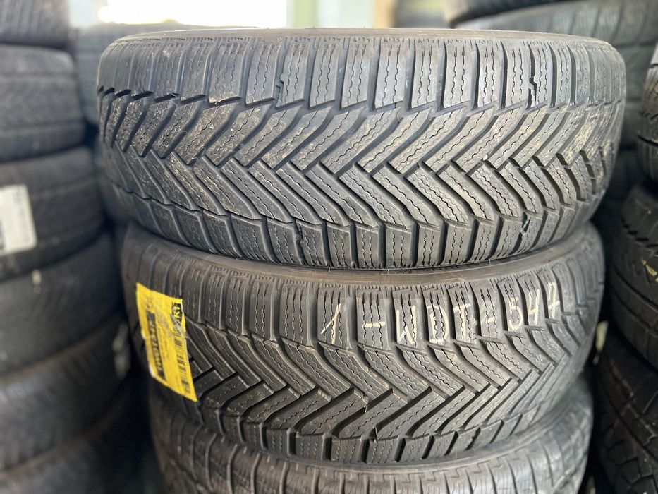 Două anvelope m+s 205/55R19 Michelin!