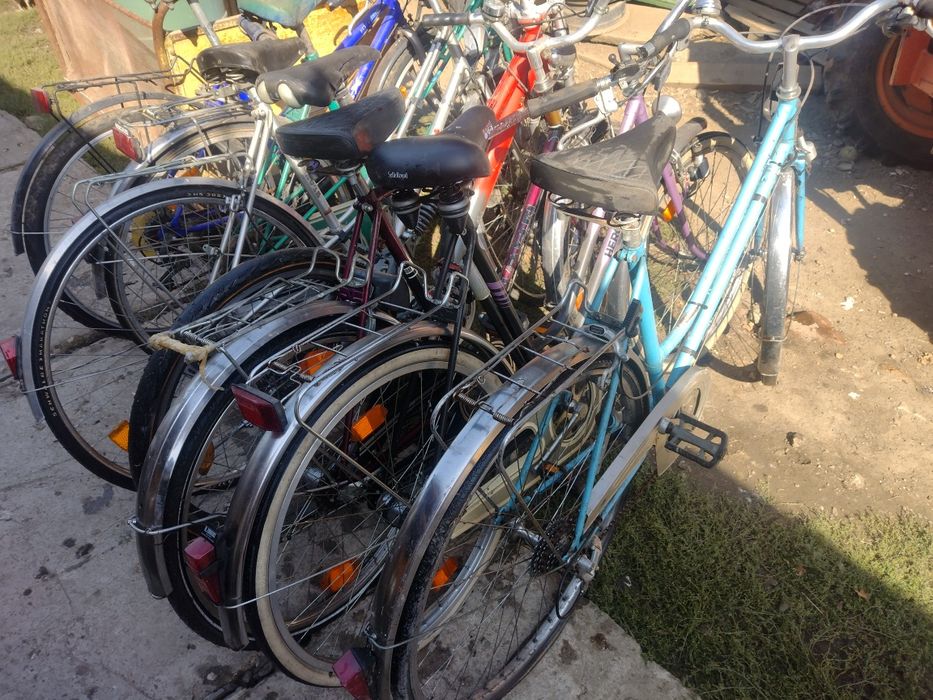 Vând biciclete diferite modele