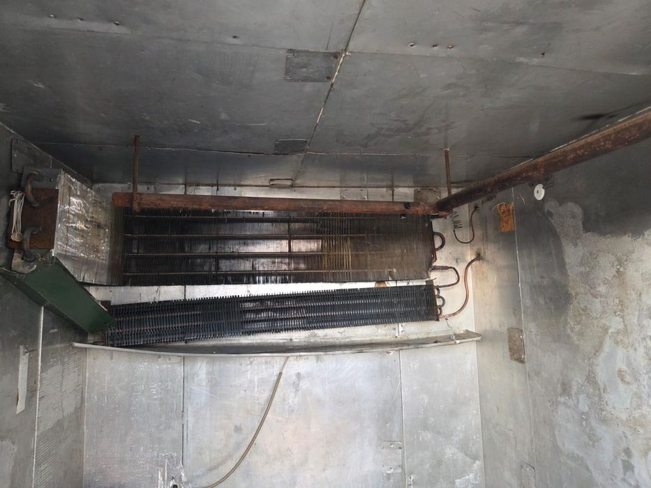 Большой холодильник