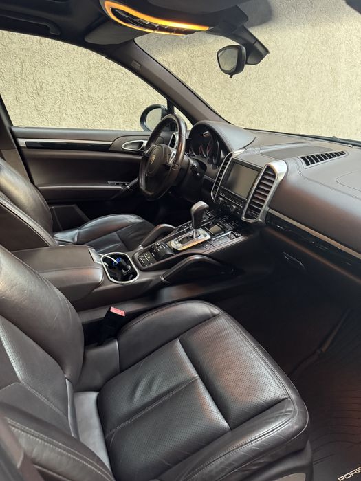 Porsche Cayenne 3.0 Diesel ,impecabila Panorama etc  Nu acept variante