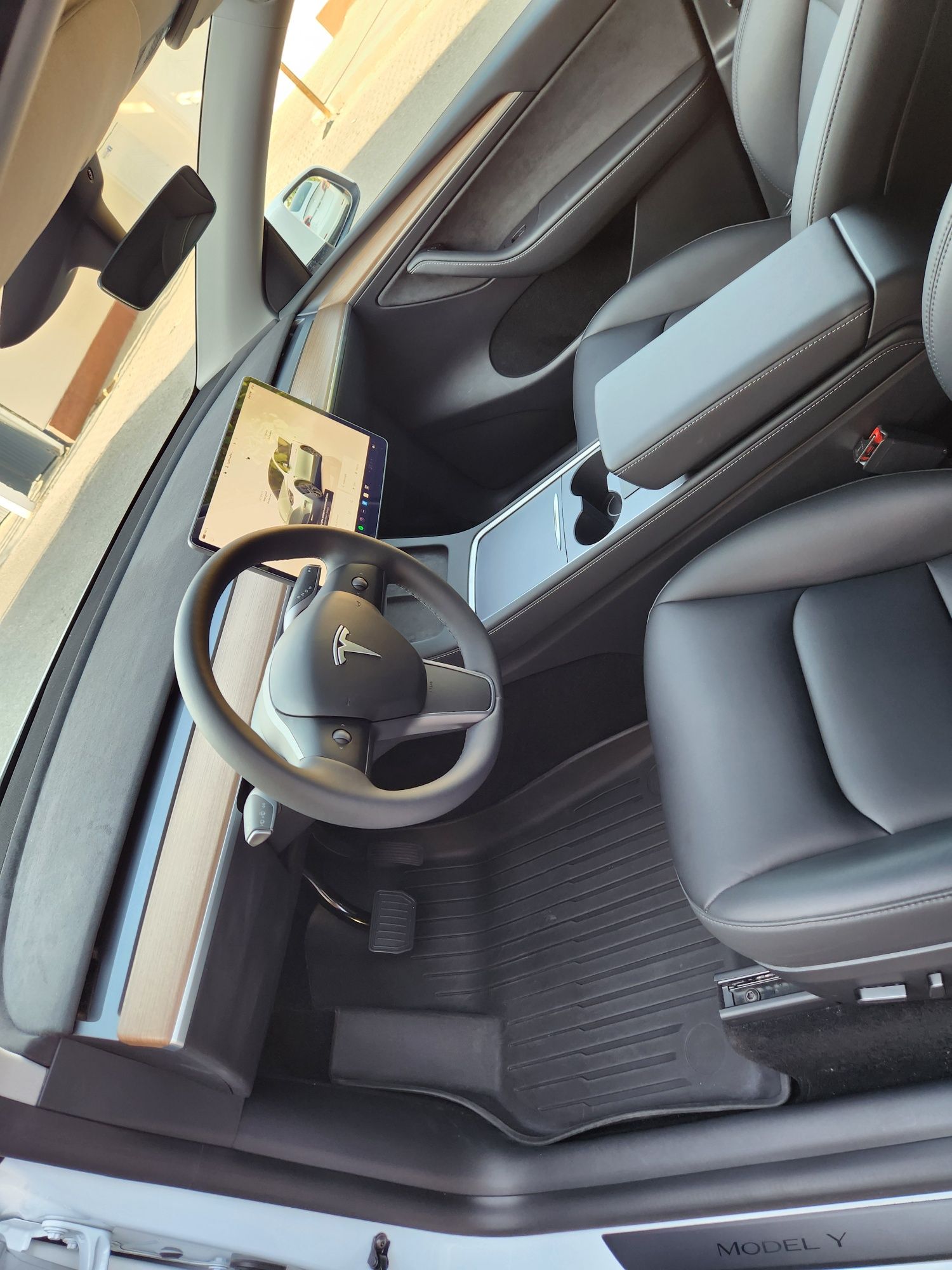 Tesla model Y RWD